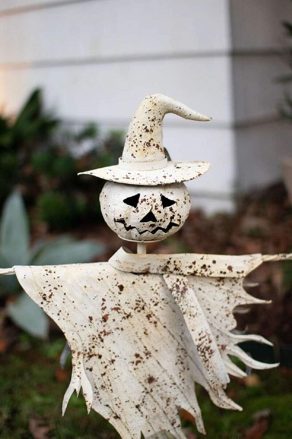 White Metal Scarecrow Garden Stake Yard Decor Antique Vintage Style (image for) White Metal Scarecrow Garden Stake Yard Decor Antique Vintage Style